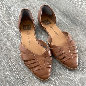 DV Alpha Leather Flats size 8